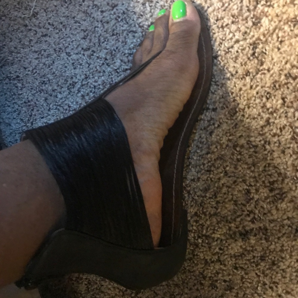 Thong sandals